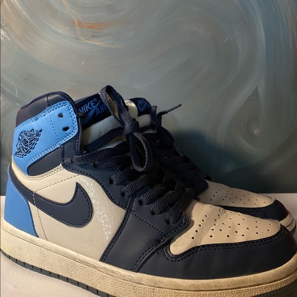 Used Jordan 1 Retro High
Obsidian UNC - Picture 3 of 3